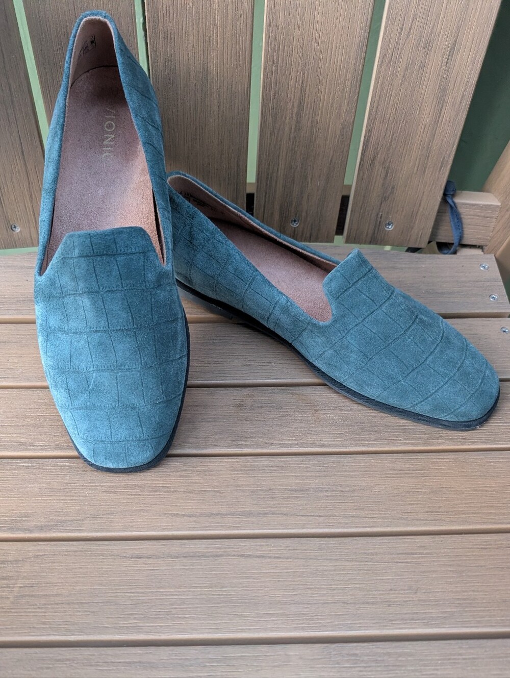 NWOT Vionic Willa 2 Loafers, Green Suede New No Tags